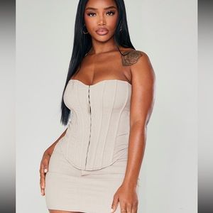 PRETTYLITTLETHING - Matching set - Neutral Tan Lace Up Back Corset & Mini Skirt